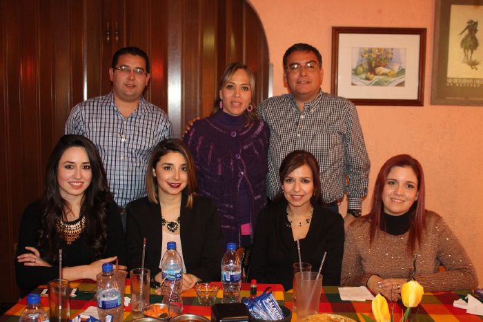 El Gobierno Municipal de Sabinas festejó a las nutriólogas en su día