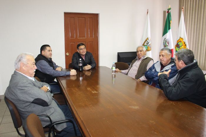 Sabinas: Alcalde sostiene reunión con Notarios