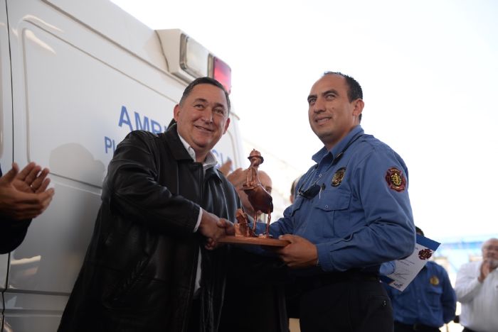Saltillo: Reciben Bomberos y PC ambulancias donadas por Chrysler