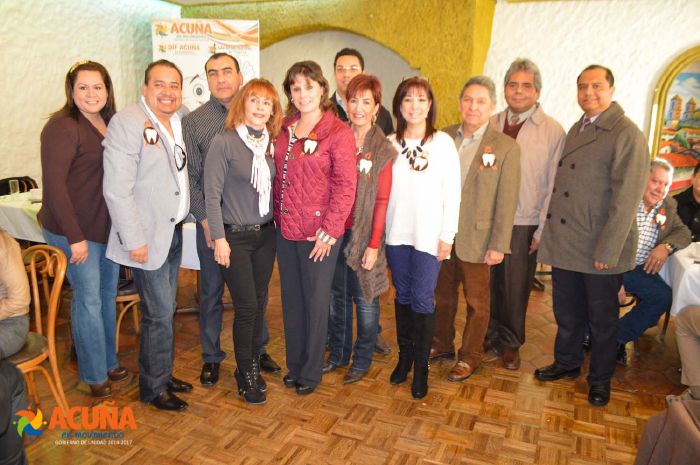 Celebra Gobierno de Unidad a los odontólogos de Acuña.
