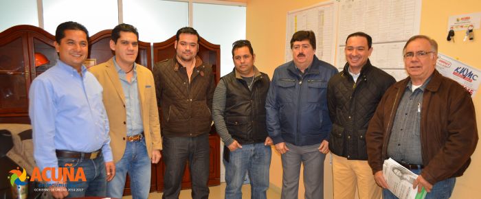 Acuña: Entrega oficial mayor nombramiento a nuevo coordinador de centros comunitarios.