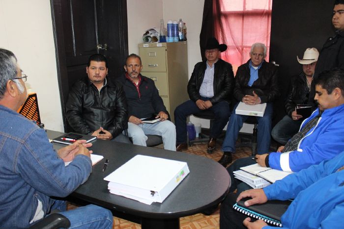 Sabinas: Se reúne Protección Civil con propietarios de Gaseras de la localidad