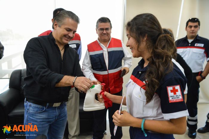 Acuña: Arranca Alcalde Evaristo Lenin Pérez colecta anual del patronato de cruz roja.