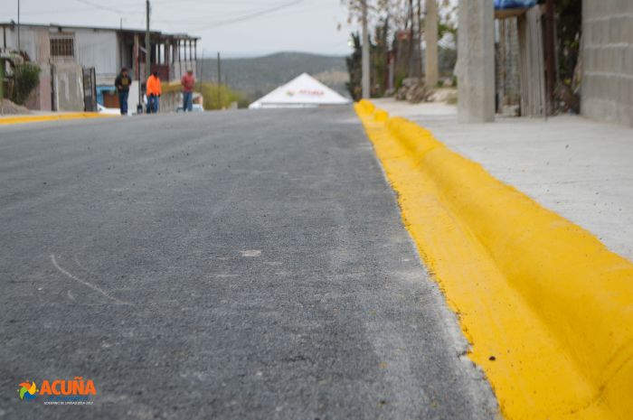 Acuña: Entrega Evaristo Lenin Pérez obras de pavimentación en colonia “Teotihuacán”.