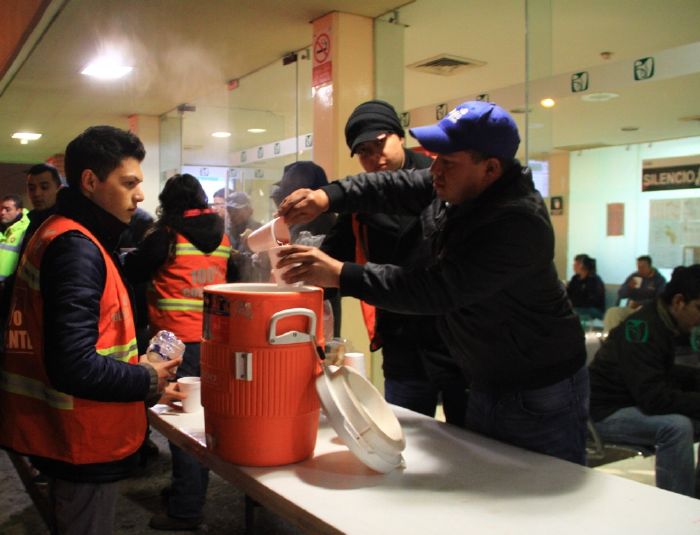 Atienden a saltillenses ante onda gélida