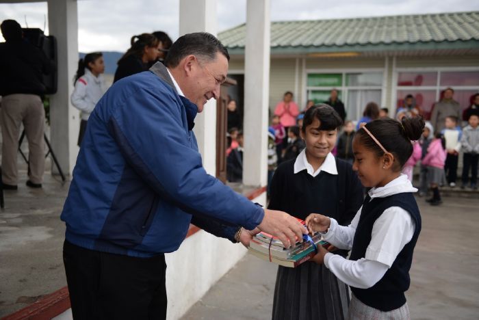 Saltillo: Conviven alumnos de Primaria Frida Kahlo con Isidro