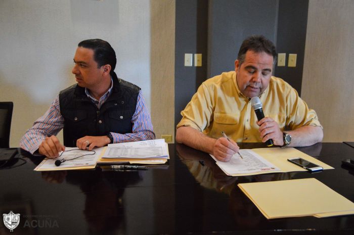 Acuña: Preside Emilio de Hoyos cuarta sesión extraordinaria de cabildo del 2015.