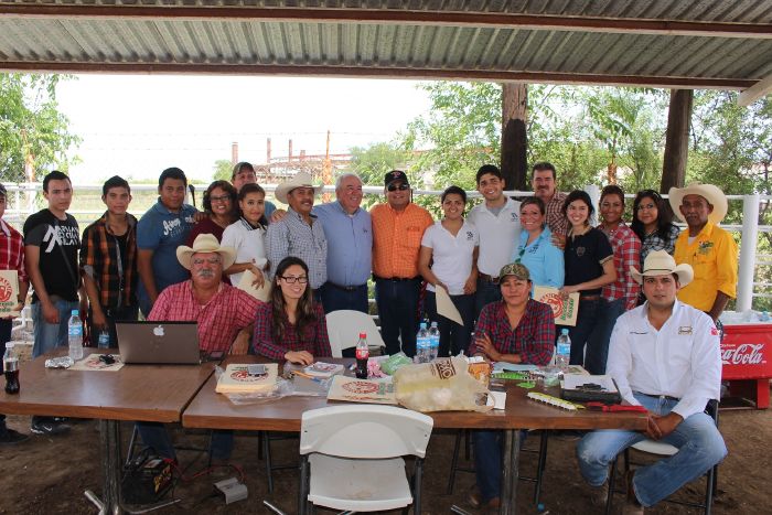 Sabinas: Preparatorias se registran para el concurso del becerro gordo