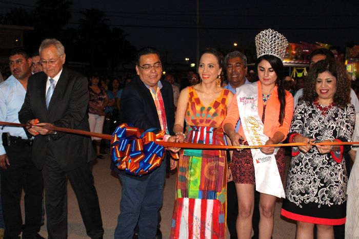 Sabinas: Se corono a “Marisol I” en la gran inauguración de FICSA 2015 