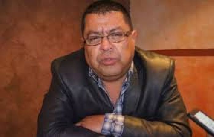 Presenta su renuncia Alcalde de San Buenaventura , le piden aguante.