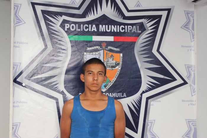 Policía de Sabinas una vez más aprehende al “Carlitos”