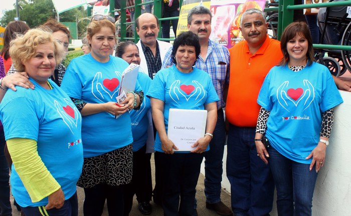 Acuña: Reciben DIF y Secretaría de Salud donación de aparatos y sillas de ruedas.