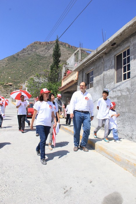 Apoyan saltillenses del poniente a su amigo y candidato Jericó