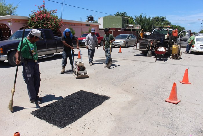 Avanza el bacheo en Sabinas Coahuila