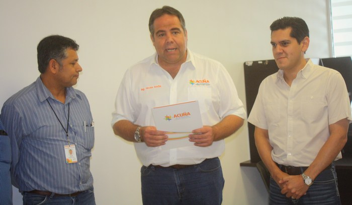 Acuña: Entregan nombramiento a secretario técnico municipal.