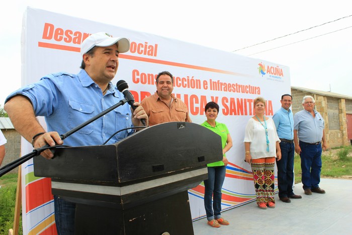 Acuña: Inicia Alcalde Lenin Pérez obra de drenaje en colonia:”Nueva Jerusalén”.