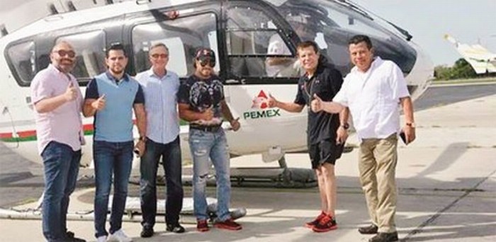 Usan helicóptero de Pemex para pasear a JC Chávez… y patrulla para foto de modelos