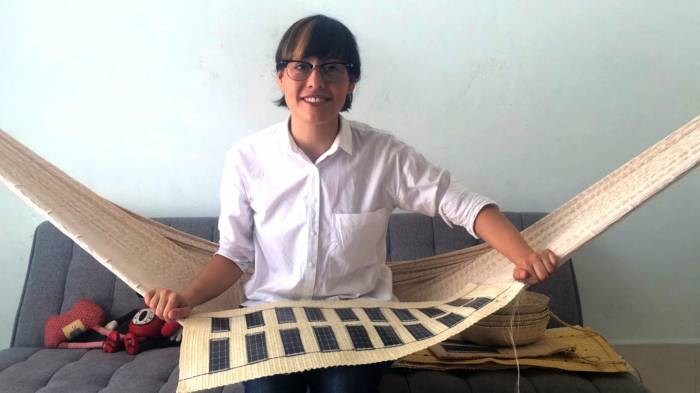 Mujeres mayas crean prendas de henequén que generan energía