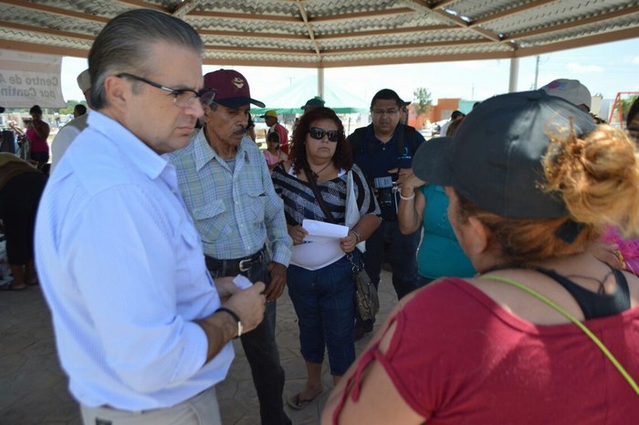 Acuña: Alcalde atiende personalmente a damnificados.