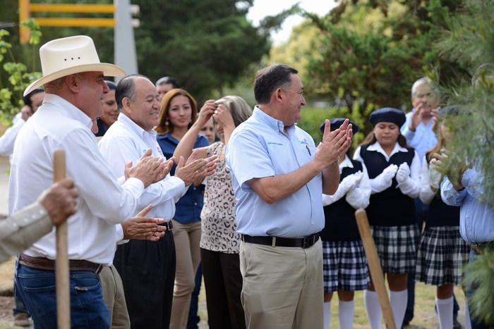 Saltillo: Se reúnen en ejido estudiantes e Isidro