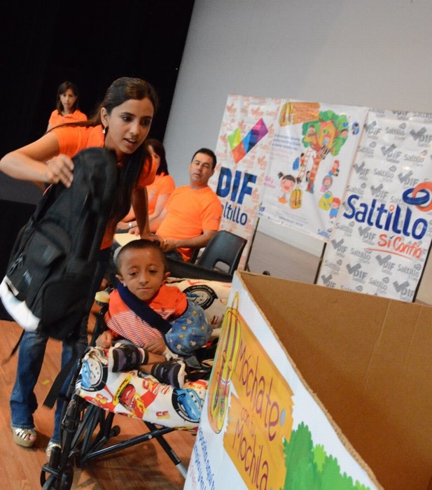 Saltillo: Arranca programa Móchate con tu mochila