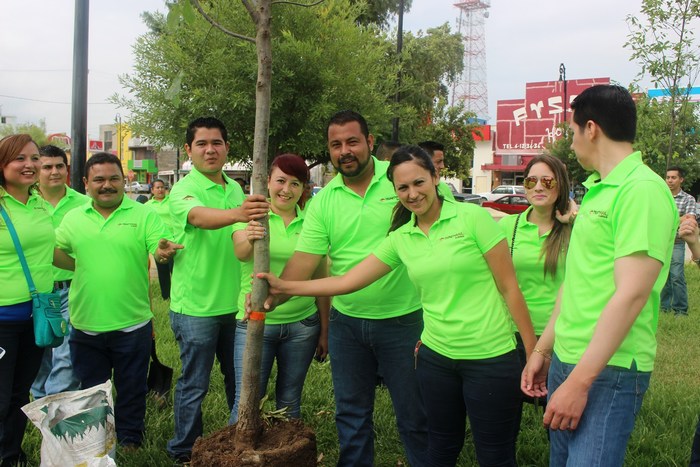 “Plantando Vida” en Sabinas Coahuila