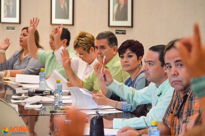 Acuña: Preside Emilio de Hoyos quinta sesión extraordinaria de cabildo del 2015.