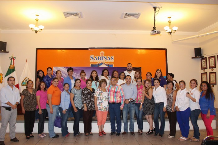 Reconocen labor de las secretarias en la Administración Municipal de Sabinas 