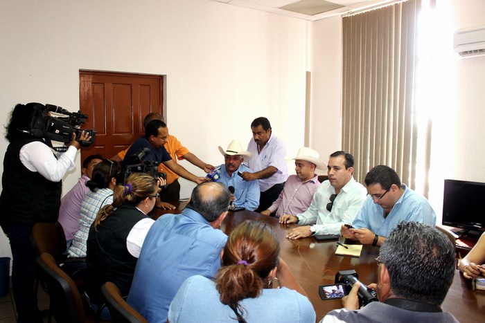 Anuncia comités de las Fiestas Grandes Sabinas 2015