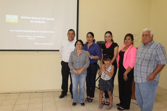 Archivistas de Sabinas atienden capacitación