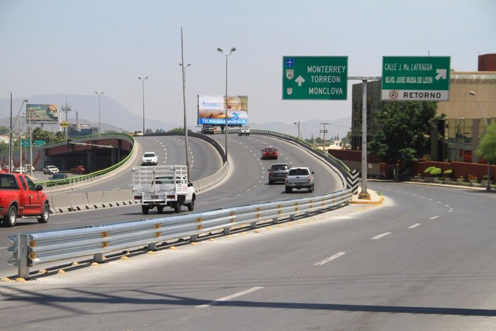 Saltillo: Delimitan carriles en Nazario Ortiz Garza 
