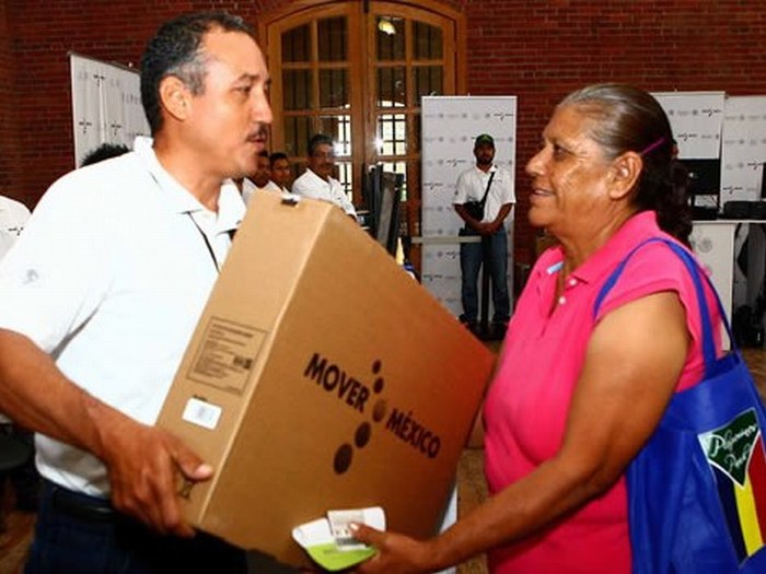 Acuña: Notifica desarrollo social municipal a beneficiarios de televisores digitales.