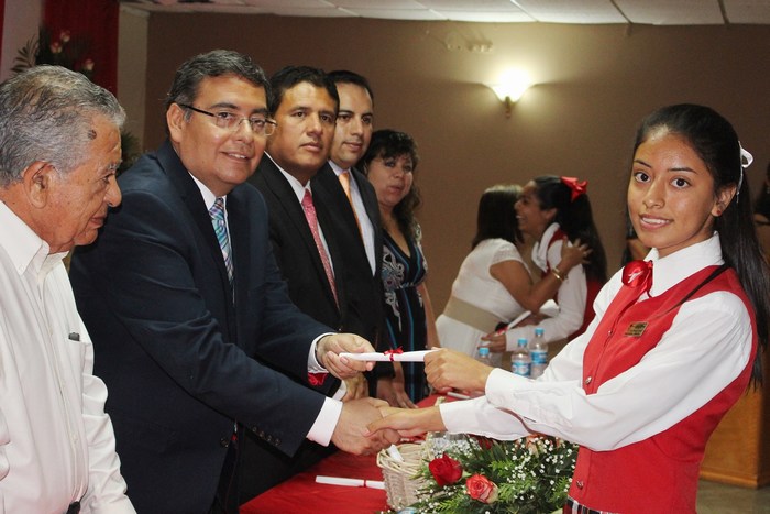 Alcalde de Sabinas reafirma compromiso con la educación