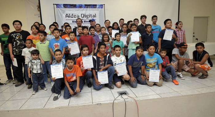 Reconoce Isidro López talento juvenil saltillense