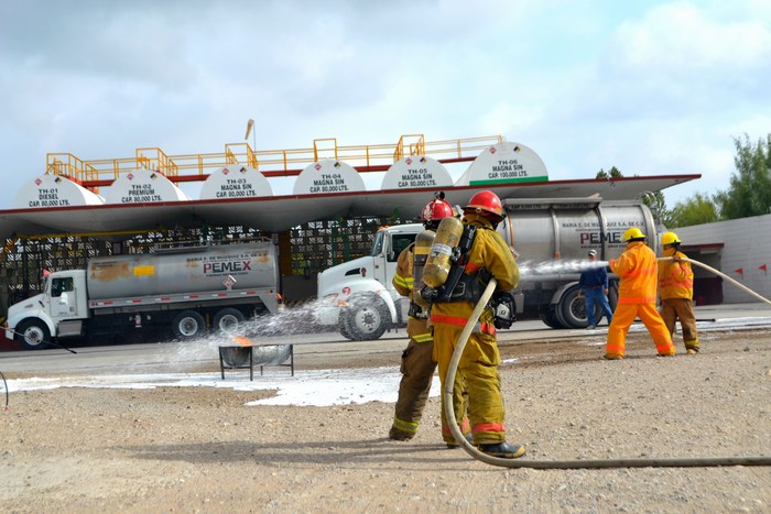 Acuña: Realiza protección civil y bomberos simulacro en instalaciones de pemex.