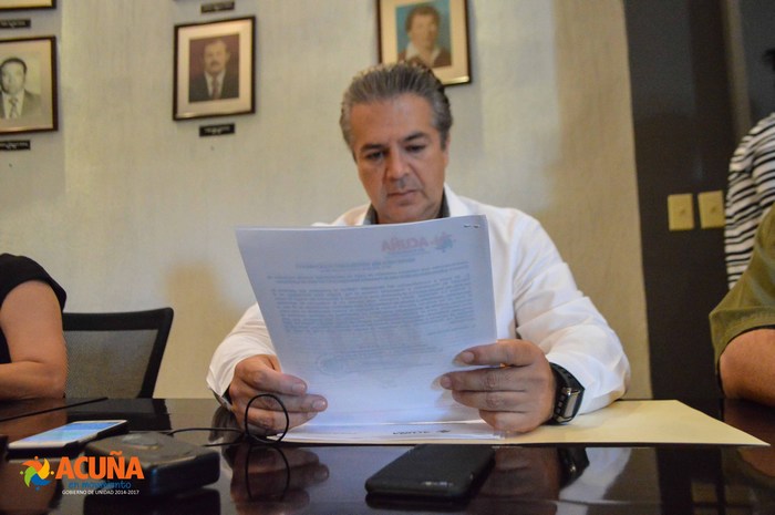 Acuña: Preside Evaristo Lenin Pérez segunda sesión de cabildo de septiembre 2015.