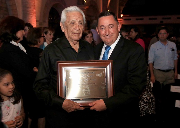 Saltillo: Recibe Eloy Cerecero la Presea Manuel Acuña 2015