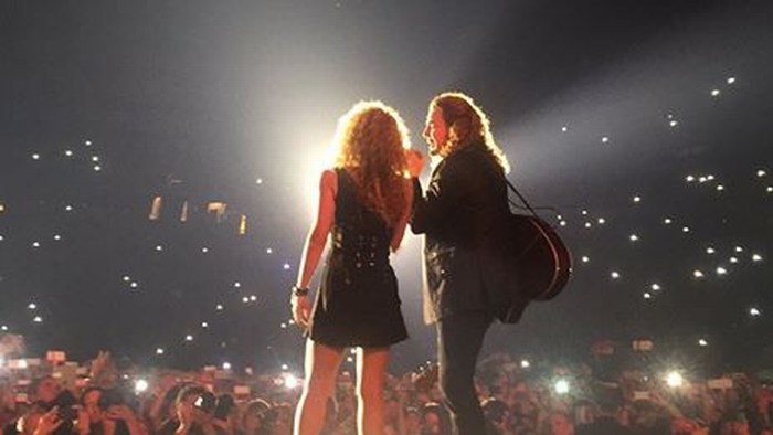 Shakira volvió con su belleza a los escenarios junto a Maná