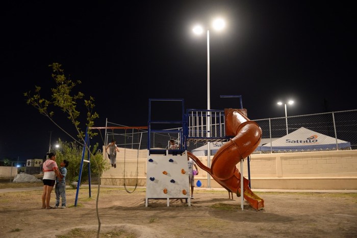 Saltillo: Renuevan alumbrado en 49 colonias