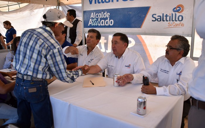 Saltillo: Reciben al Alcalde colonos de Pueblo Insurgentes
