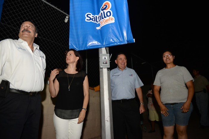 Saltillo: Ahora colonia Omega también Se Luce