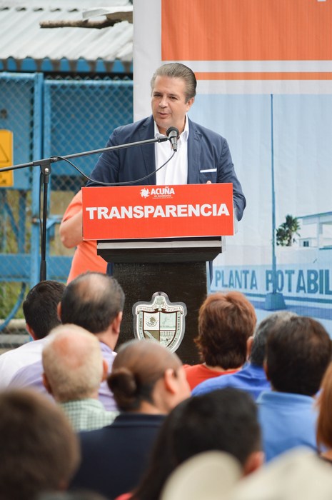 Coloca Lenin Pérez primera piedra de nueva planta potabilizadora en Acuña.