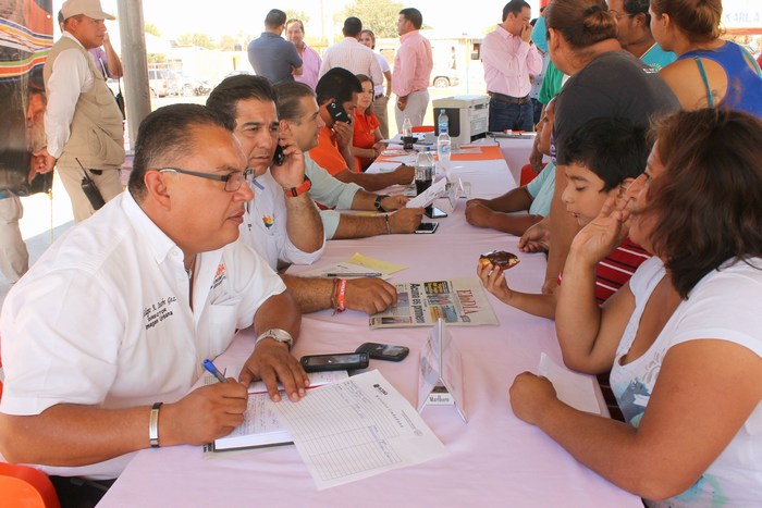 Acuña: Preside Lenin Pérez miércoles ciudadano en fraccionamiento “santa rosa”.