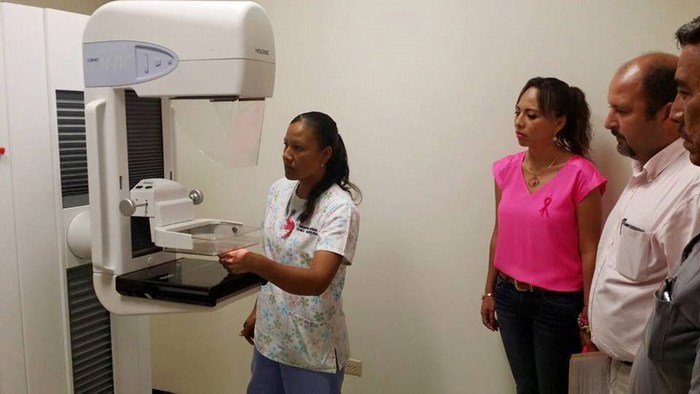 Presidenta del DIF Sabinas invita a las mujeres a sumarse a la lucha contra el cáncer