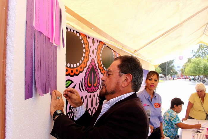 Altar de Muertos Monumental en Sabinas