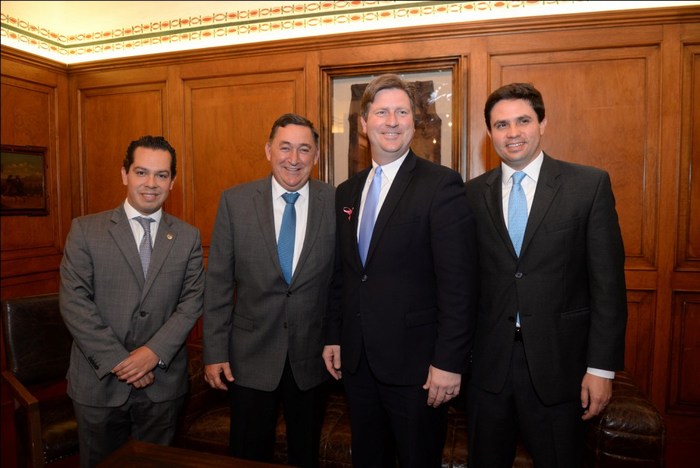 Saltillo: Firma Isidro con Phoenix, Arizona, carta para relación bilateral