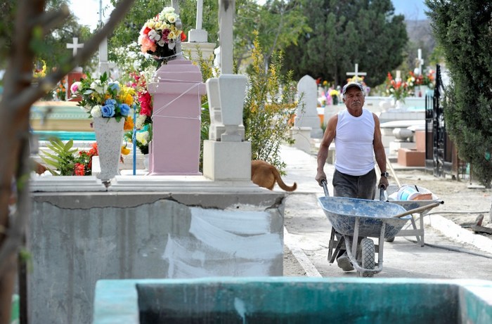 Saltillo: Emite Protección Civil recomendaciones básicas en visita a panteones