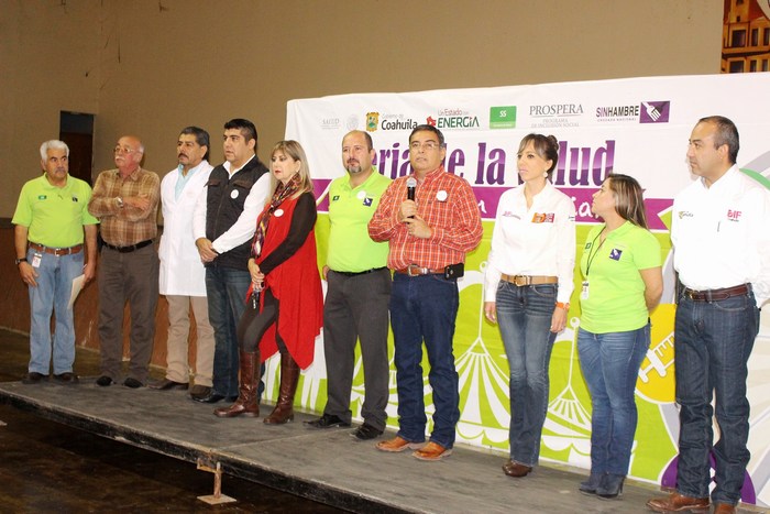 Sabinas: Asiste Alcalde Lenin Flores a la “Feria de la Salud”