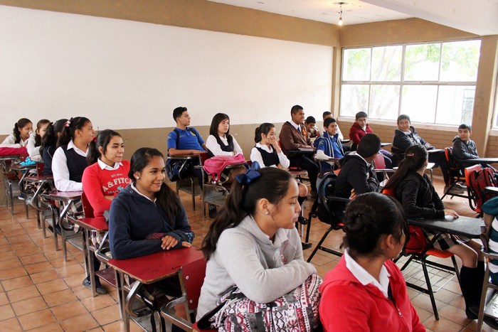 Sabinas: Funcionarios realizan visita a la Escuela Secundaria  “Francisco Murguía”