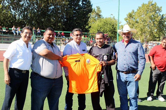 Sabinas: Lenin Flores inauguró el Torneo de Copa en la “Edmundo López Aranda”